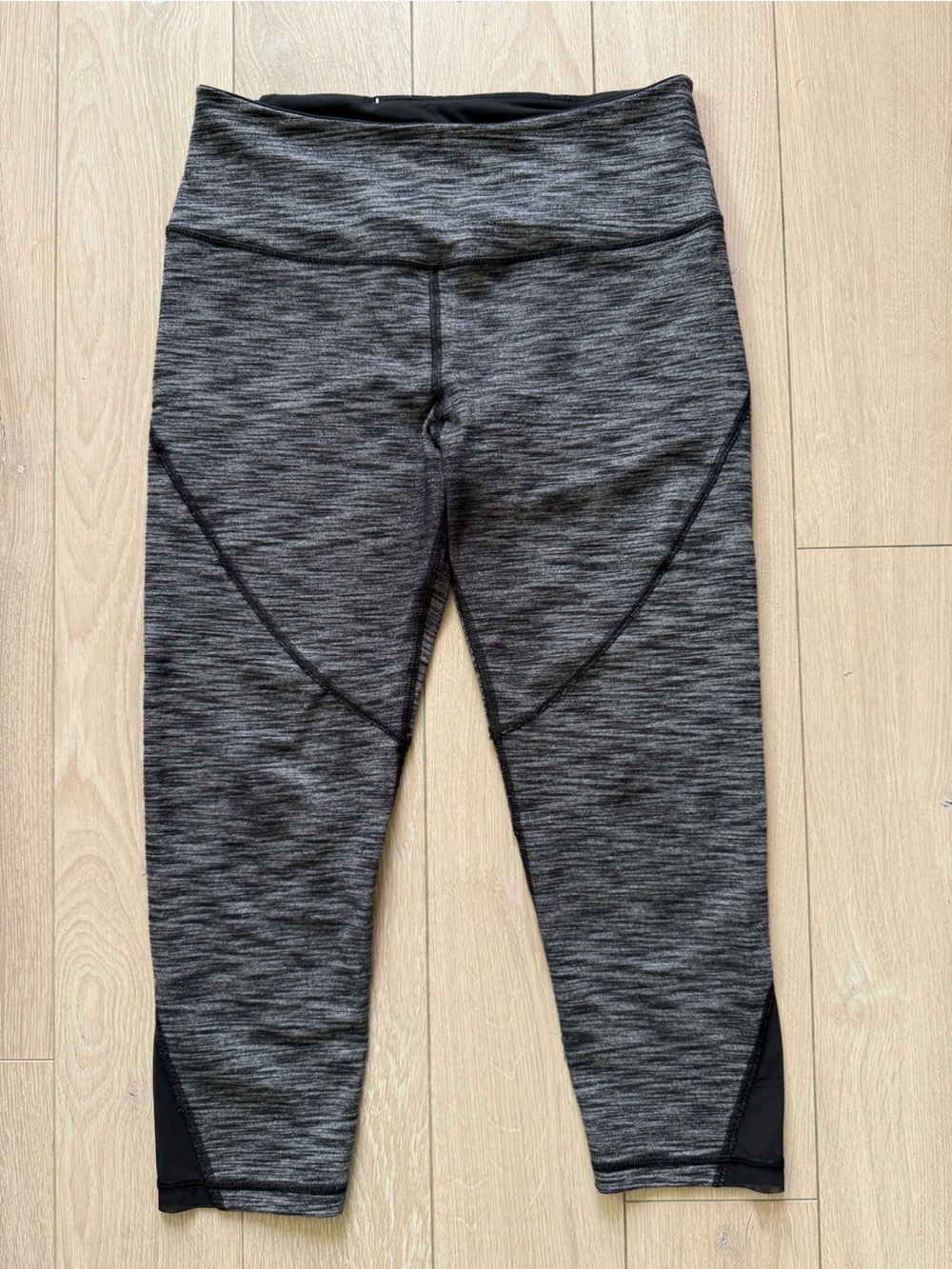 Victoria’s Secret Sport Knockout Capris Leggings Gray & Black Heather Women’s M